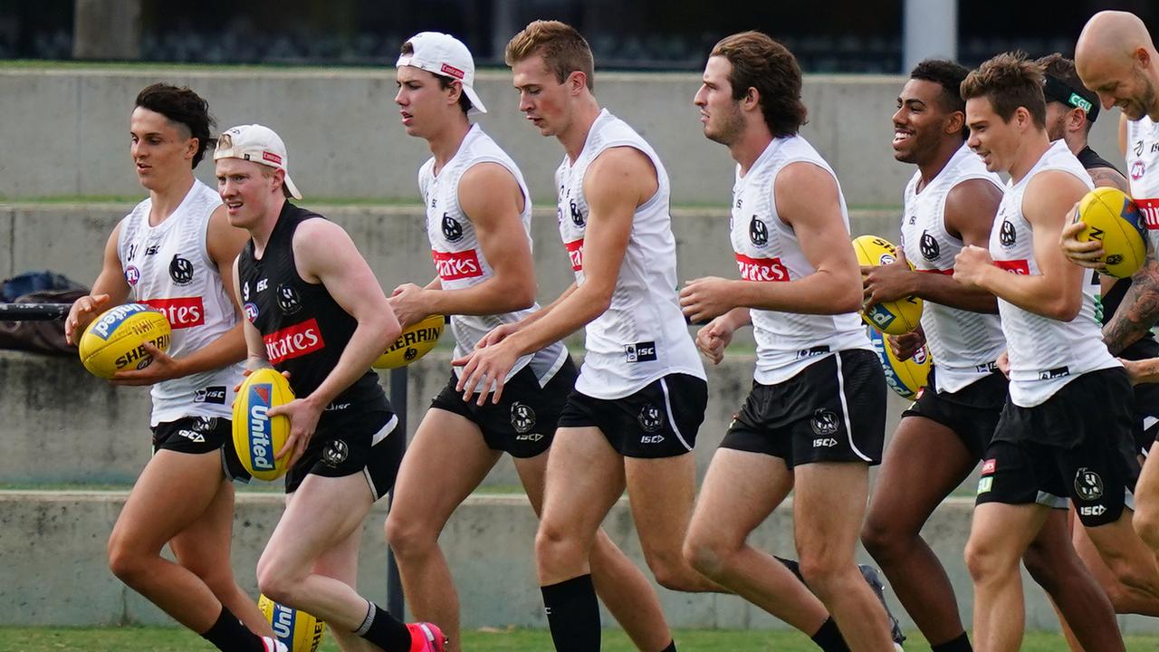 AFL players could be in their quarantine hubs and training within three weeks, according to a report. (AAP Image/Scott Barbour)