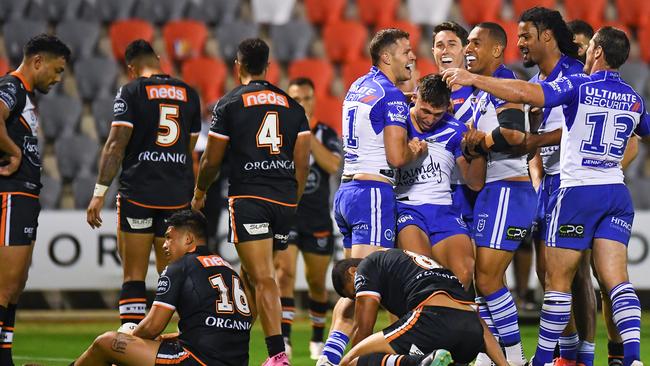 The Wests Tigers were mauled by the Bulldogs. Photo by Albert Perez/Getty Images