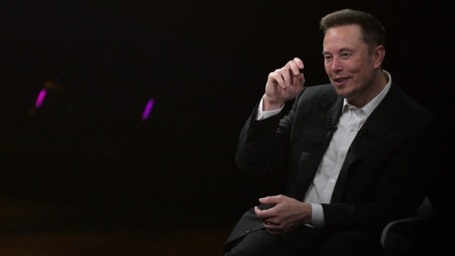 Musk Warns of Artificial Intelligence Risks Without Regulation