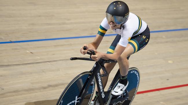 Meg Lemon in action at the UCI Para-cycling Track Worlds, Apeldoorn, Netherlands.