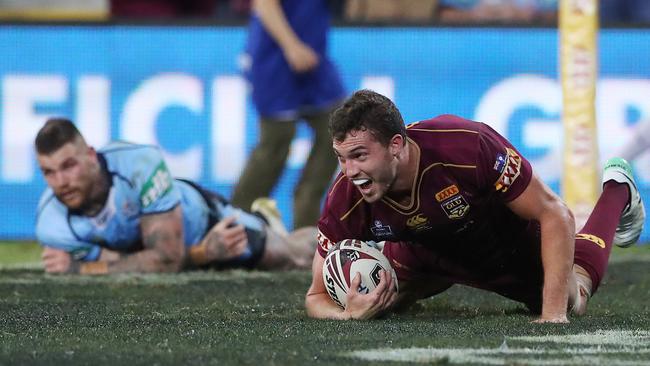 Corey Oates scores for Queensland in the 2017 series. Picture: Peter Wallis