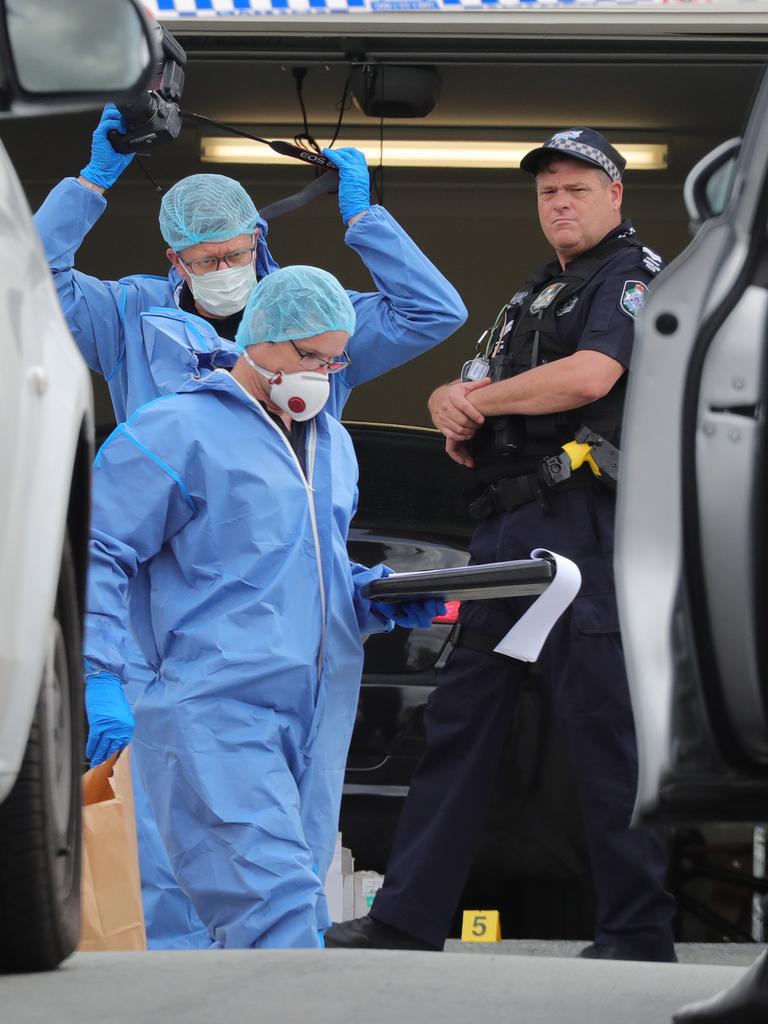 Police at the murder scene in Cox St, Pimpama. Picture: Glenn Hampson