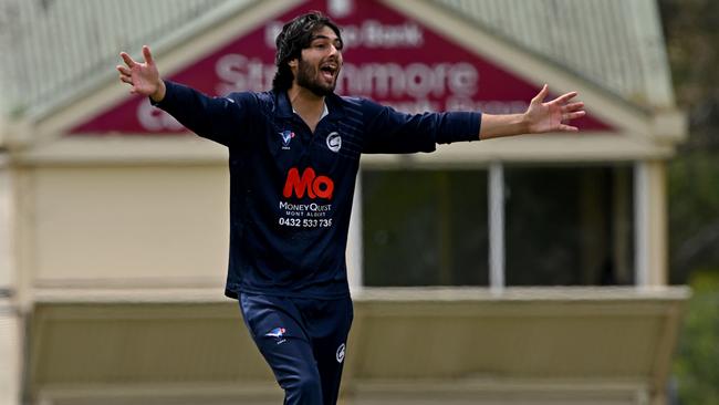 Elsternwick leg spinner Zac Grundmann-Perera has taken 11 wickets in five games. Picture: Andy Brownbill