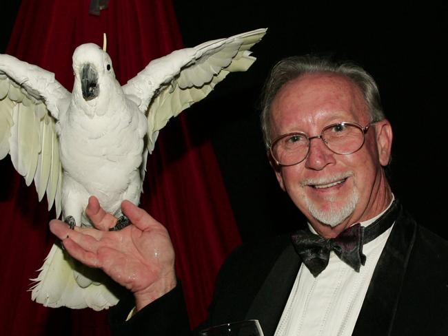 November 10 2004 News-GCB Journalist: Details:2004 Gold Coast Honours Awards at the Gold Coast Marriott Hotel  Davvyd Brown and Henry Pic:Donna Cosford