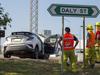 Civilian assists police in a big way during road incident