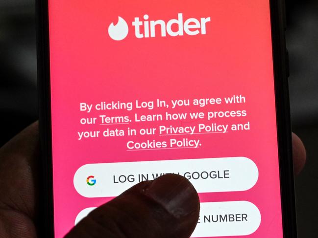 Shock call for 100 ID points on Tinder, social media