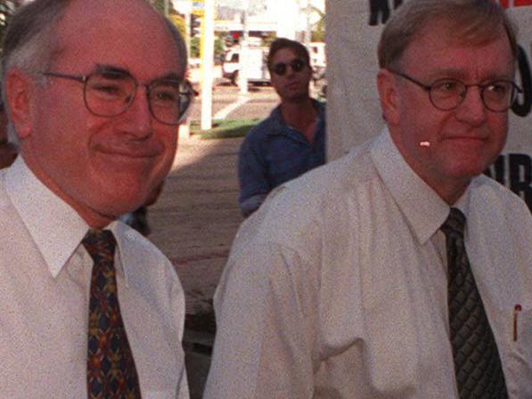 08 jul 1997 LOCAL MP PETER LINDSAY, PM JOHN HOWARD AND SENATOR IAN MACDONALD ARRIVE IN TOWNSVILLE to demonstrators PROTESTING ABOUT THE PORT HINCHINBROOK DEVELOPMENT PIC ANNA/ROGERS demonstrations qld headshot