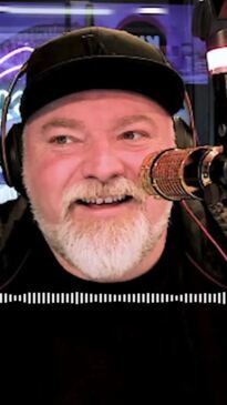 Kyle Sandilands calls out US comedian for Melbourne Airport rant