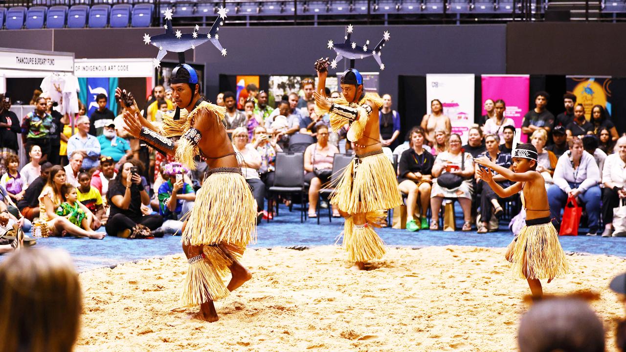 Photo gallery: Pictures from Cairns Indigenous Art Fair opening night ...