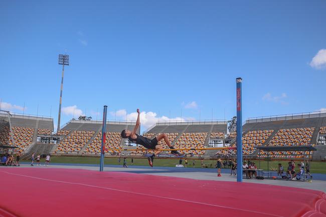 AIC Track &amp; Field Championships from QSAC, Photos by Stephen Archer