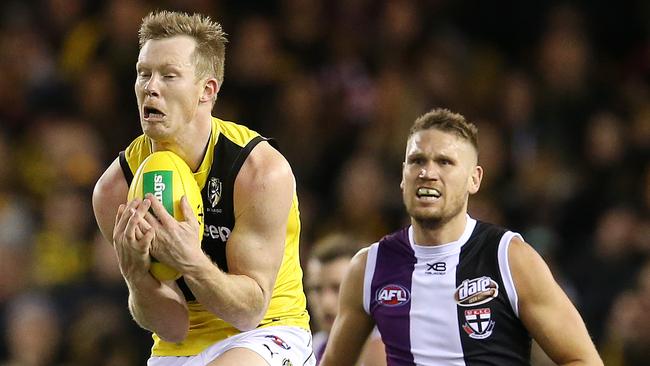 Jack Riewoldt marks on the lead. Picture: Michael Klein