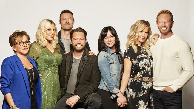 The 90210 stars reprised their roles in the 2019 reboot (from left to right): Gabrielle Carteris, Tori Spelling, Brian Austin Green, Jason Priestley, Shannen Doherty, Jennie Garth and Ian Ziering. Picture: Brian Bowen Smith/FOX