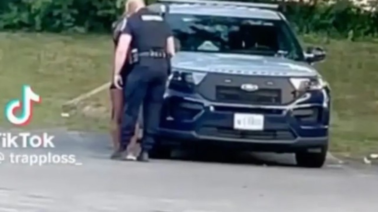 Us Woman Filmed Kissing Married Police Officer Hits Back: I’ve Done 