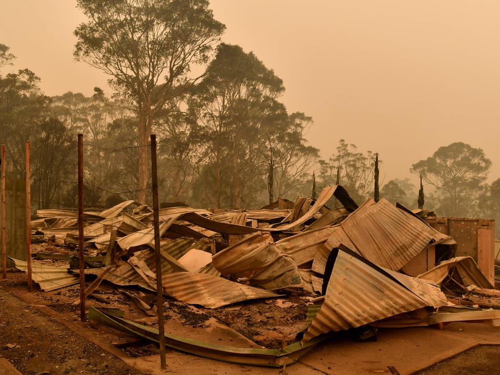 Firefighters fear more property and live will come under threat on Saturday. Picture: Sam Mooy