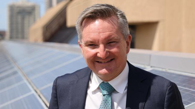 SYDNEY, AUSTRALIA - NewsWire Photos NOVEMBER 22, 2023: Chris Bowen (pictured with solar panels) and NSW Minister for Energy, Penny Sharpe MLC announce the successful projects of the NSW Capacity Investment Scheme.Picture: NCA NewsWire / David Swift