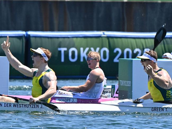 Kayakers pull off one of Australia’s great gold medal heists