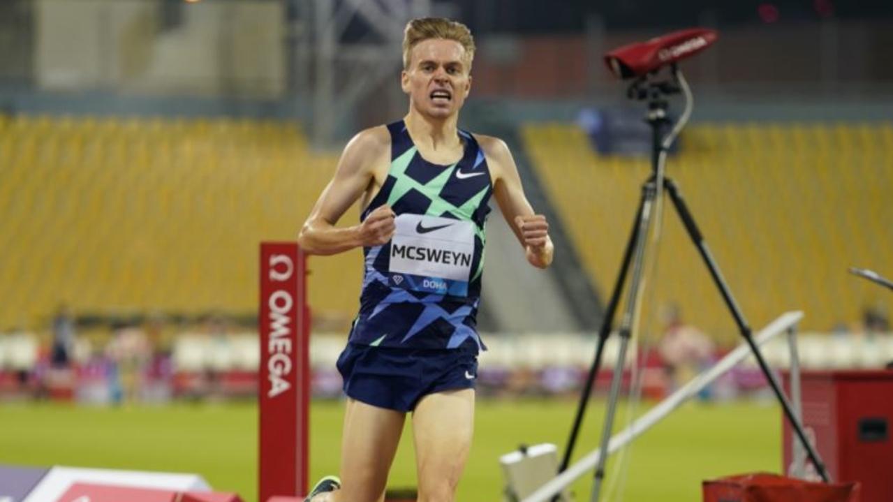 Stewart McSweyn breaks the all-time Australian 1500m record in Doha.