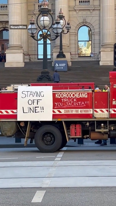 Hundreds of farmers and firefighters protest Victoria's controversial new levy