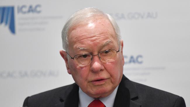 ICAC Commissioner Bruce Lander says council CEO salaries should be linked to rates revenue to keep them in check. Photo: AAP Image/David Mariuz.