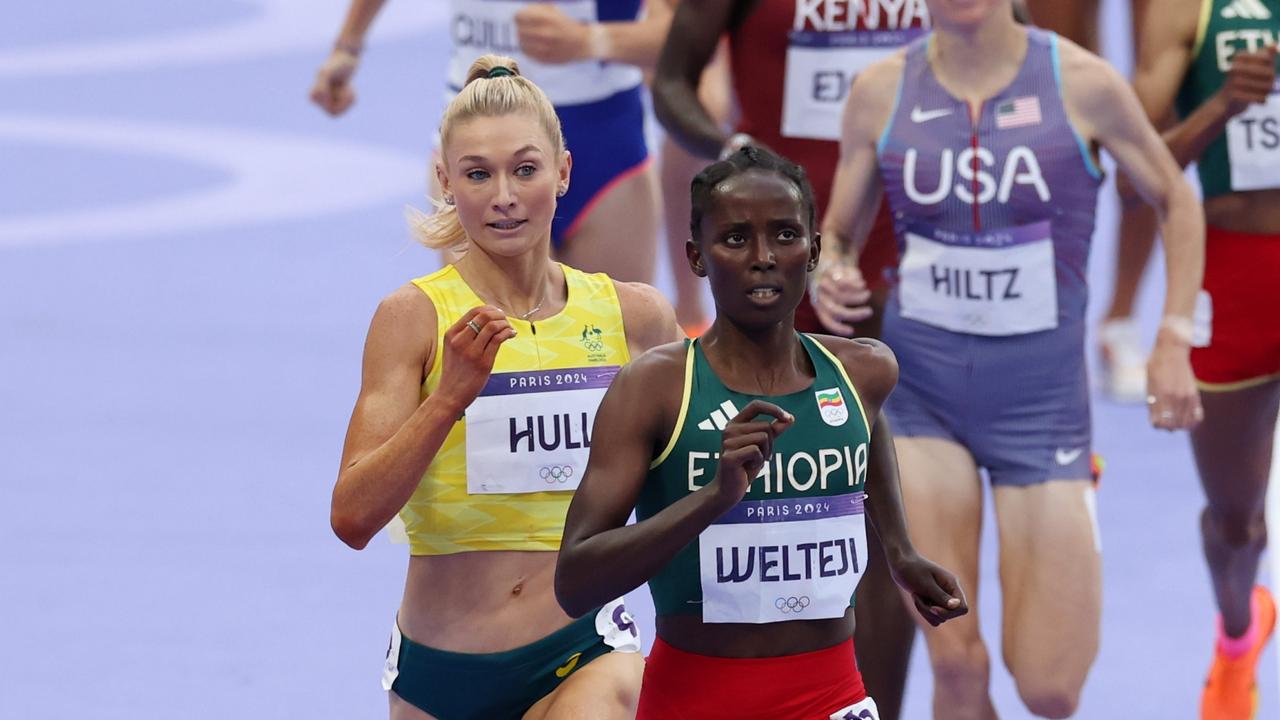 Hull was stuck to Weltiji’s back. Photo by Michael Steele/Getty Images