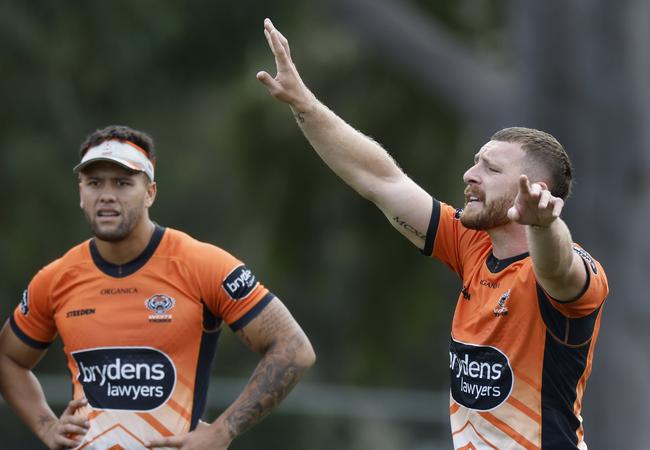 Jackson Hastings directs players at Tigers training (Photo by Mark Evans/Getty Images)