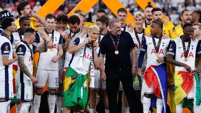 Tottenham’s 17-year trophy drought is over. (Photo by Thomas COEX / AFP)