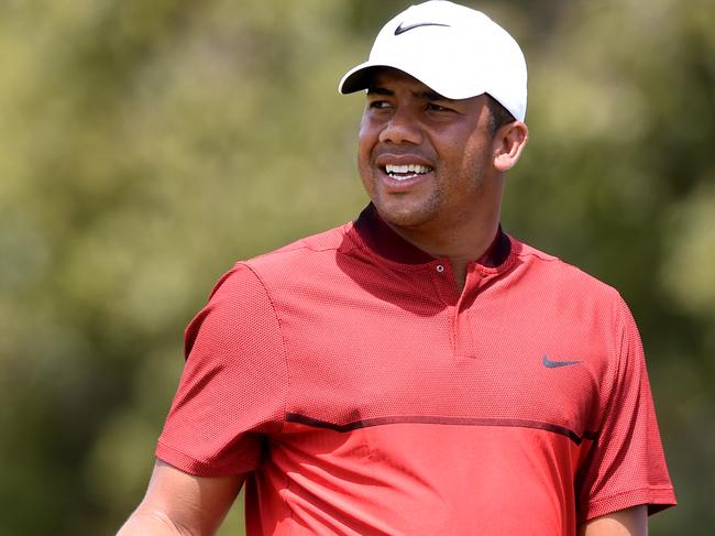 Venezuela's Jhonattan Vegas gestures on the 17th hole during round 4 of the Australian Open Golf Championship at the Royal Sydney Golf Club in Sydney on Sunday, Nov. 20, 2016. (AAP Image/Paul Miller) NO ARCHIVING, EDITORIAL USE ONLY