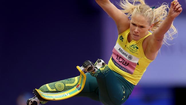 PARIS, FRANCE - SEPTEMBER 05: Vanessa Low of Team Australia competes during the Women's Long Jump-T63 Final on day eight of the Paris 2024 Summer Paralympic Games at Stade de France on September 05, 2024 in Paris, France. (Photo by Ezra Shaw/Getty Images)