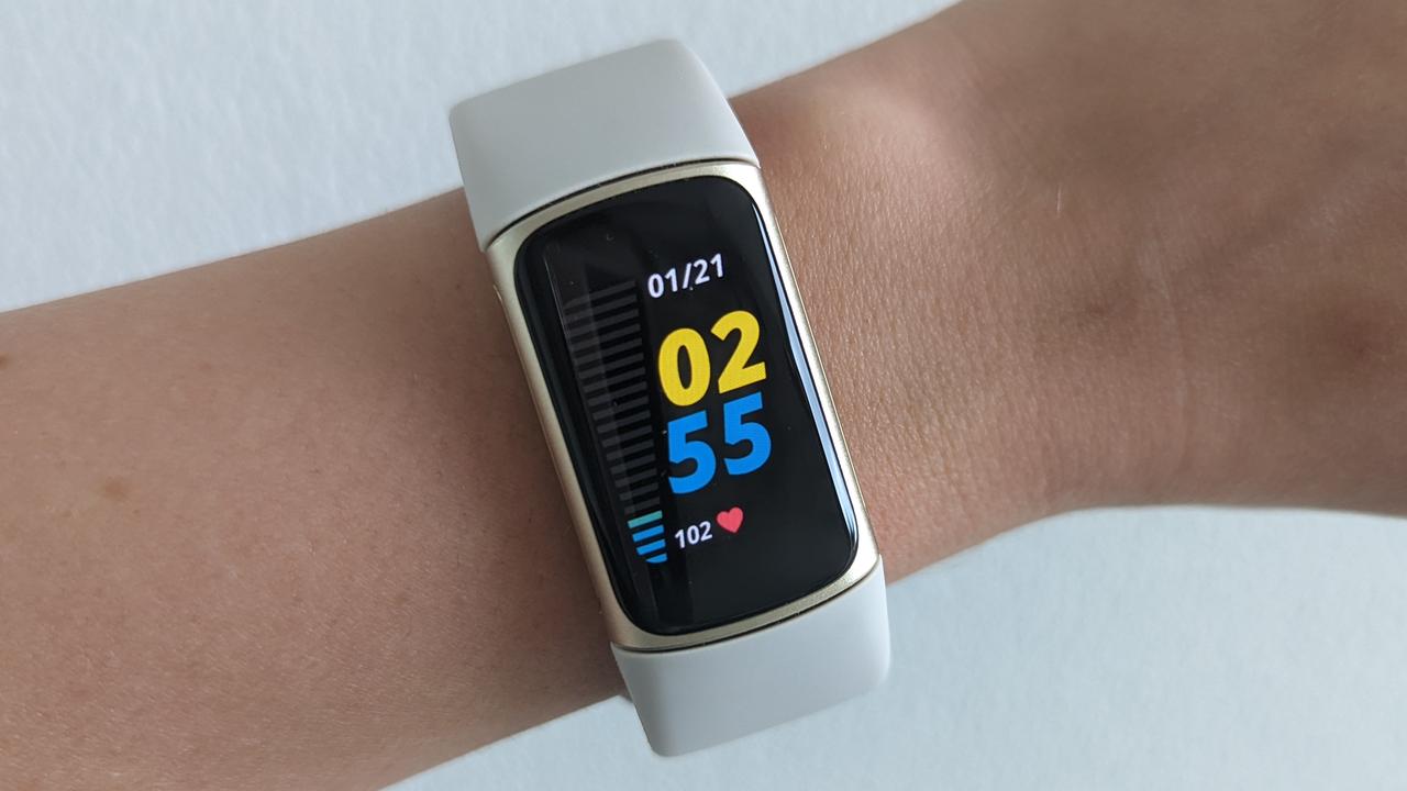 An always-on mode allows you to view the time on your Fitbit even when you aren’t interacting with it. Image: Lauren Chaplin/news.com.au