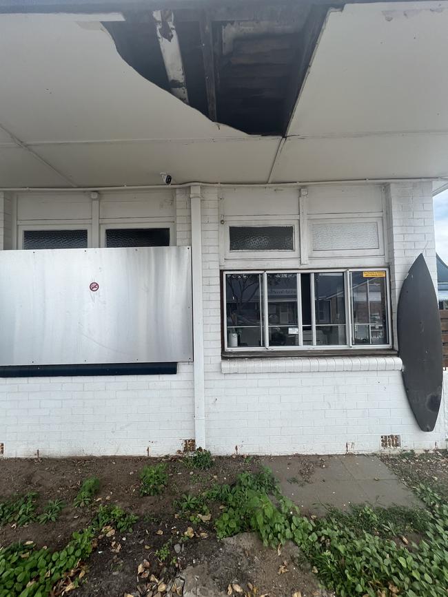 During an inspection of the Bargara Palms Motel, a Workplace Health and Safety investigator recently that Mr Haddon and Ms Kot did not have an asbestos register or asbestos plan in place.