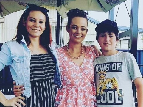 Bradley Smith with his sisters Samantha Chapman (left) and Jessica Schirmer (centre.)