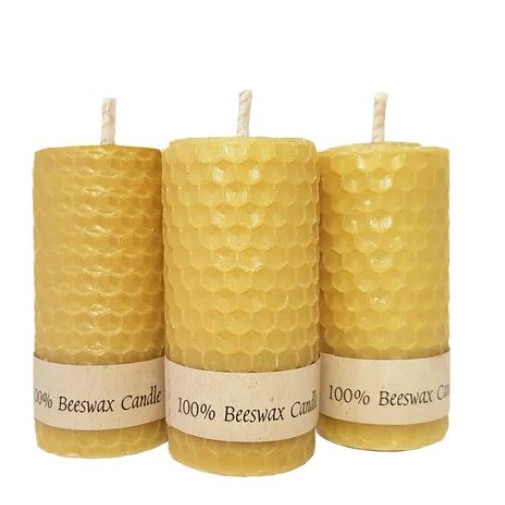 Beeswax candles produce negative ions when burned, and those ions help to neutralise pollutants in the air. This helps eliminate dust, odors, and mold in the atmosphere.