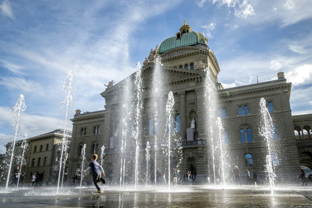 Populistyczna prawica przygotowuje się do zmiażdżenia szwajcarskich wyborów