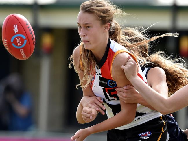 Jordyn Allen delivers under pressure in a TAC Cup game. Picture: Jay Town.