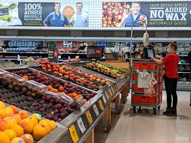 The main three grocery stores are getting back to normal but some shelves can still be seen empty. Lutwyche Coles store Lutwyche Thursday 27th January 2022