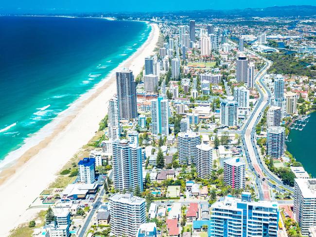 F5TA0D GOLD COAST, AUS - OCT 04 2015: Aerial view of the Gold Coast in Queensland Australia looking from Surfers Paradise down to Coolaescape october 11 2020 cover story