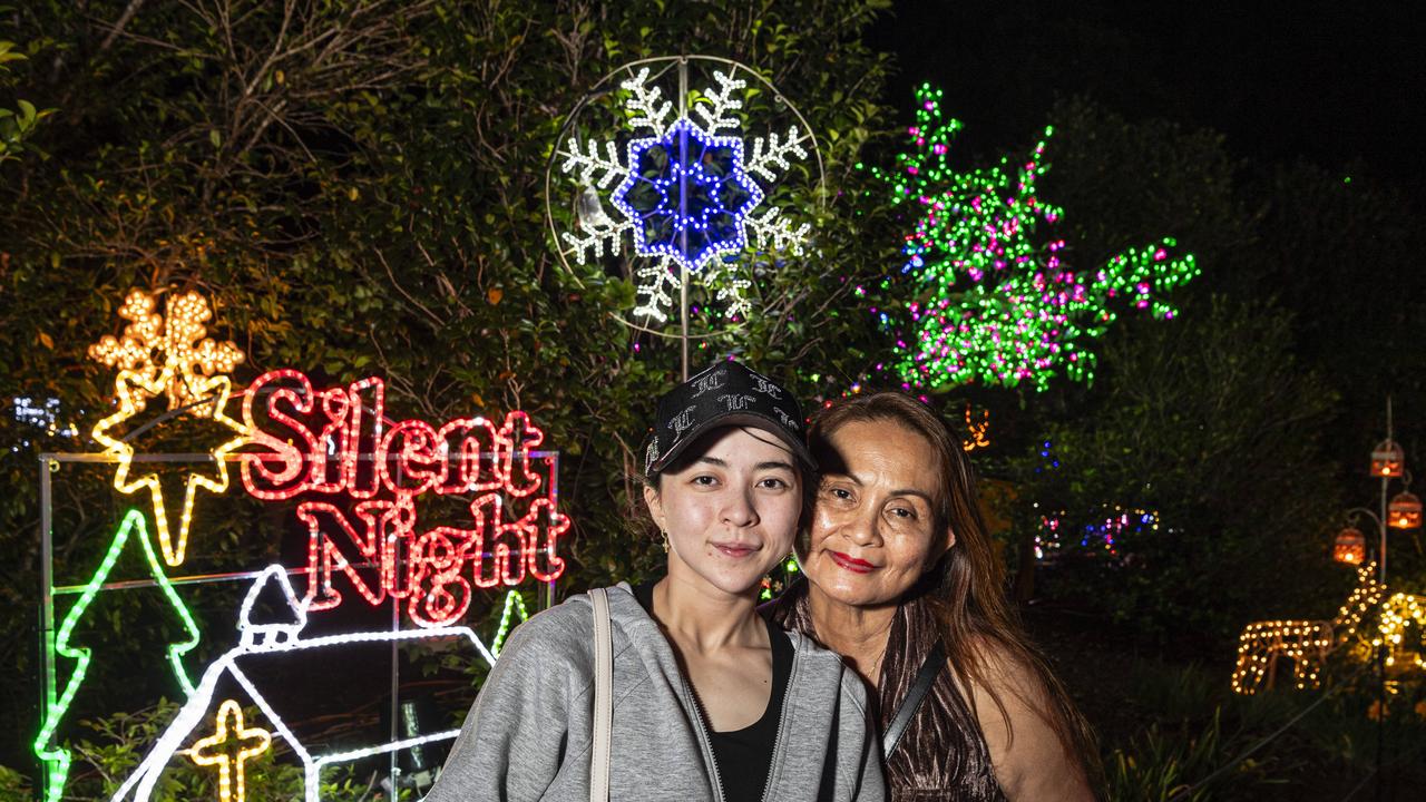 Tourists’ 300km journey for beloved Christmas event