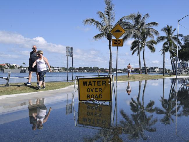 Flooding is seen on the Gold Coast, Tuesday, February 20, 2019. Huge swells and high tides are set to pummel south-east Queensland beaches over the coming days as Cyclone Oma tracks towards the Queensland coast. (AAP Image/Dave Hunt) NO ARCHIVING