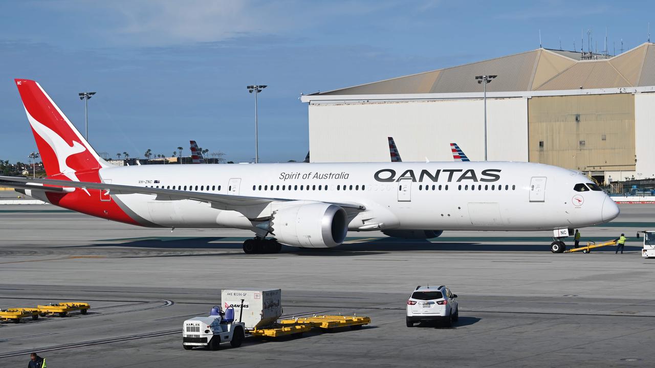 Qantas will suspend flights from 9 February to China. Picture: Daniel SLIM / AFP.