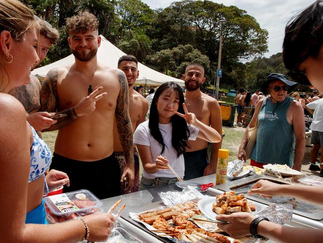 SYDNEY, AUSTRALIA - NewsWire Photos JANUARY 26, 2024: People enjoy Australia Day at Bronte beach. Picture: NCA NewsWire / Nikki Short