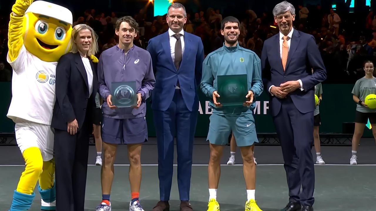 Alex de Minaur and Carlos Alcaraz with their trophies. Photo: X.