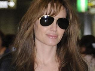 Angelina to retain sole custody