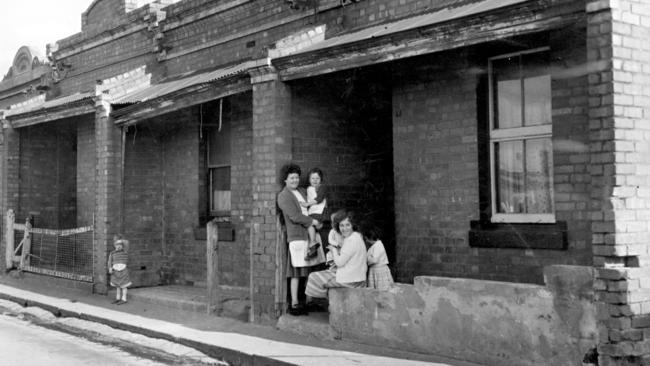 Homes in Carlton in 1964. Image: HWT archive