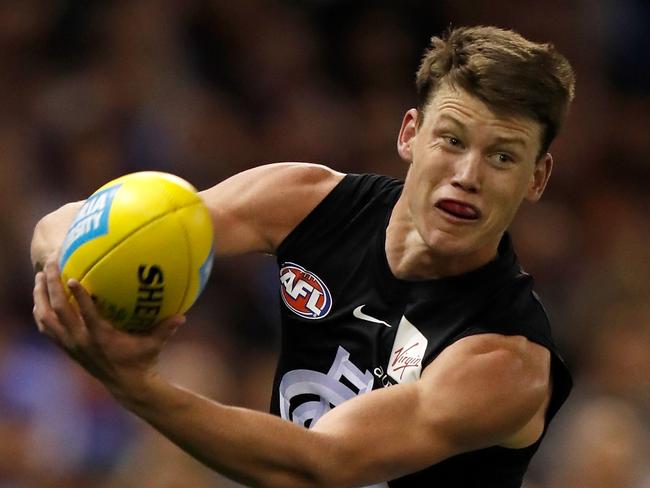 MELBOURNE, AUSTRALIA - APRIL 21: Sam Walsh of the Blues in action during the 2019 AFL round 05 match between the Western Bulldogs and the Carlton Blues at Marvel Stadium on April 21, 2019 in Melbourne, Australia. (Photo by Michael Willson/AFL Photos)