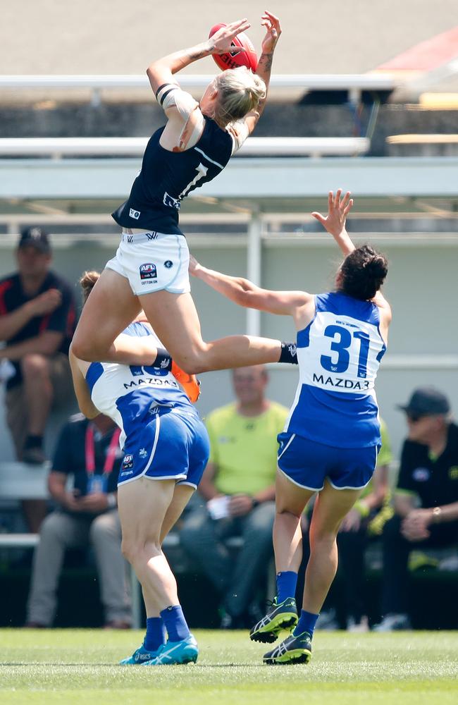 Tayla Harris takes a hanger.