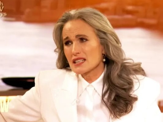 Andie MacDowell has opened up about her painful condition to Drew Barrymore.