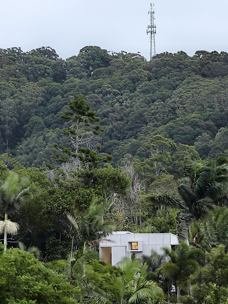 This home in Ocean Shores, designed by Brisbane-based architecture firm Atelier Chen Hung, featured on Grand Designs Australia. It is now being leased as a holiday home.