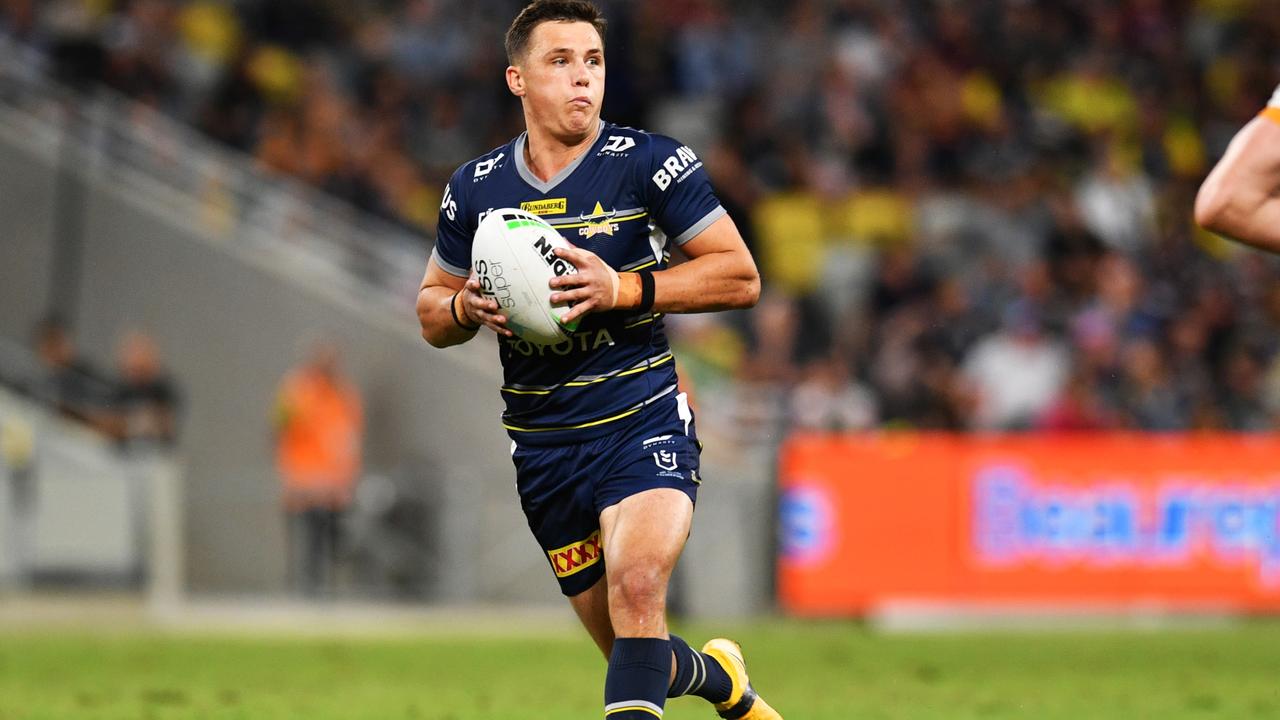 Valentine Holmes 'killing it' at North Queensland Cowboys training, Scott  Drinkwater move to halves, NRL news