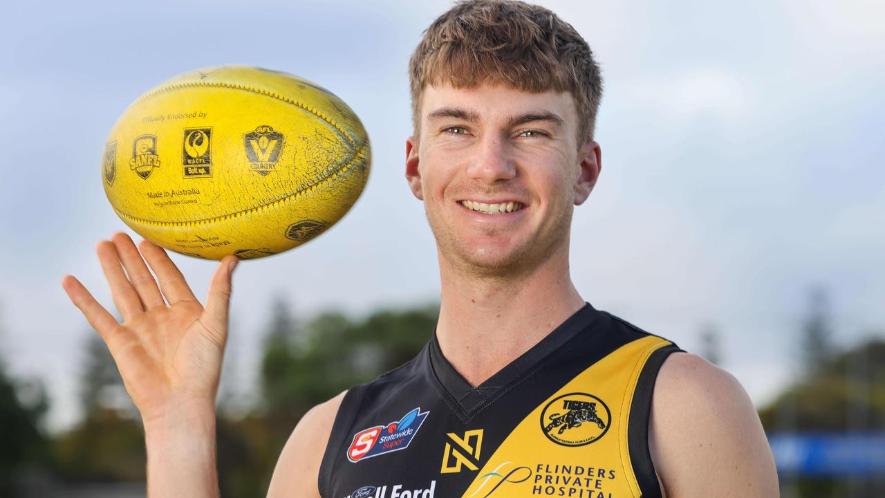 FEATURES  ADV  Glenelg footballer Tom Schott at Glenelg oval.  He has just returned from a serious left knee injury..Image/ Russell Millard