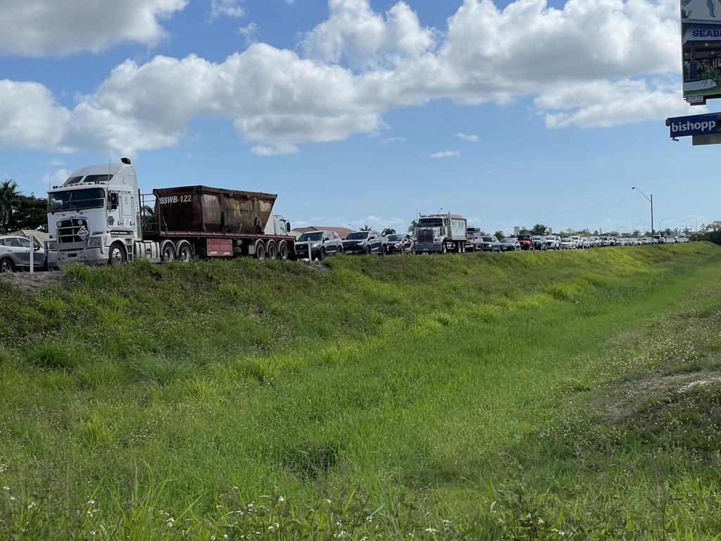 Sams Rd is backed up to the intersection with Harbour Rd following the incident as motorists abruptly change course. Photo: Paul Brescia.